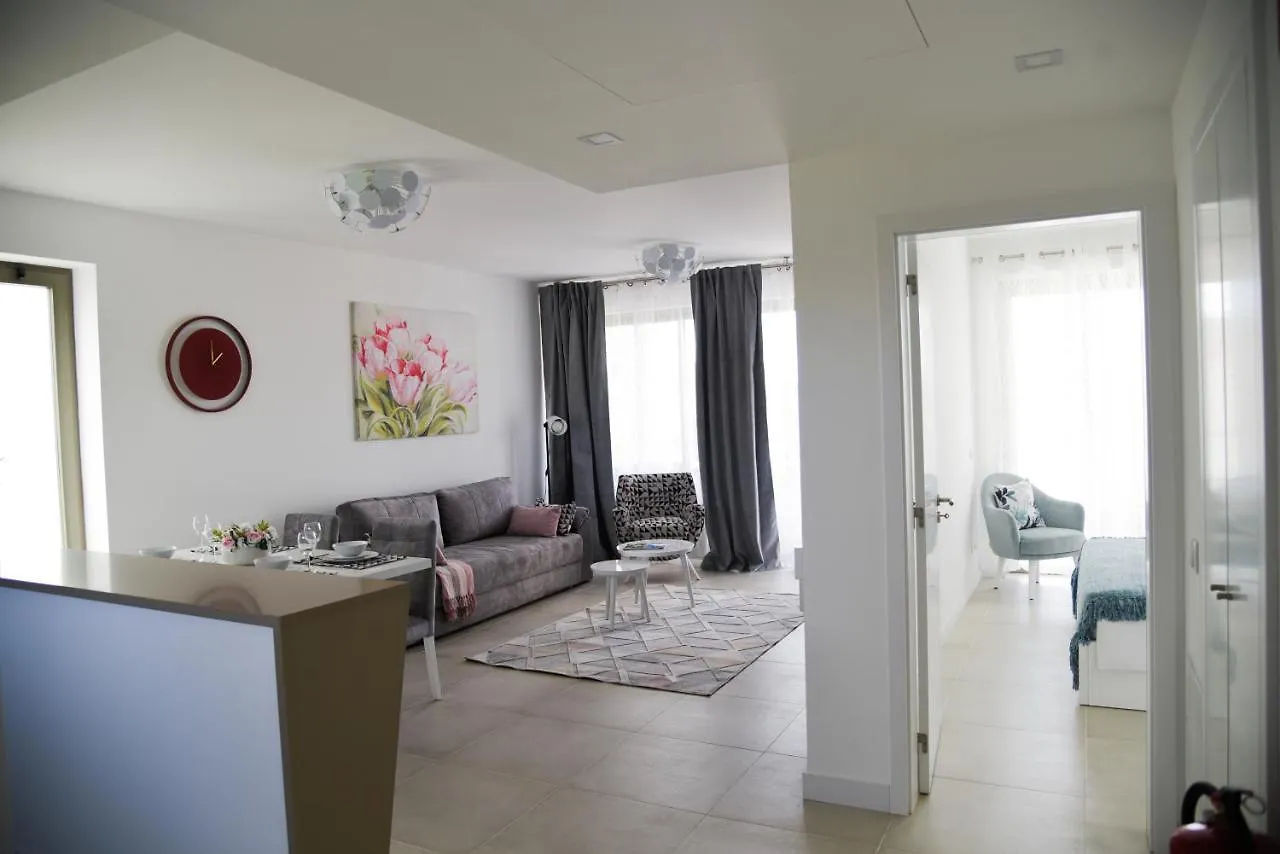 Luxury Oasis Sea View Apartment Portimao 0*,