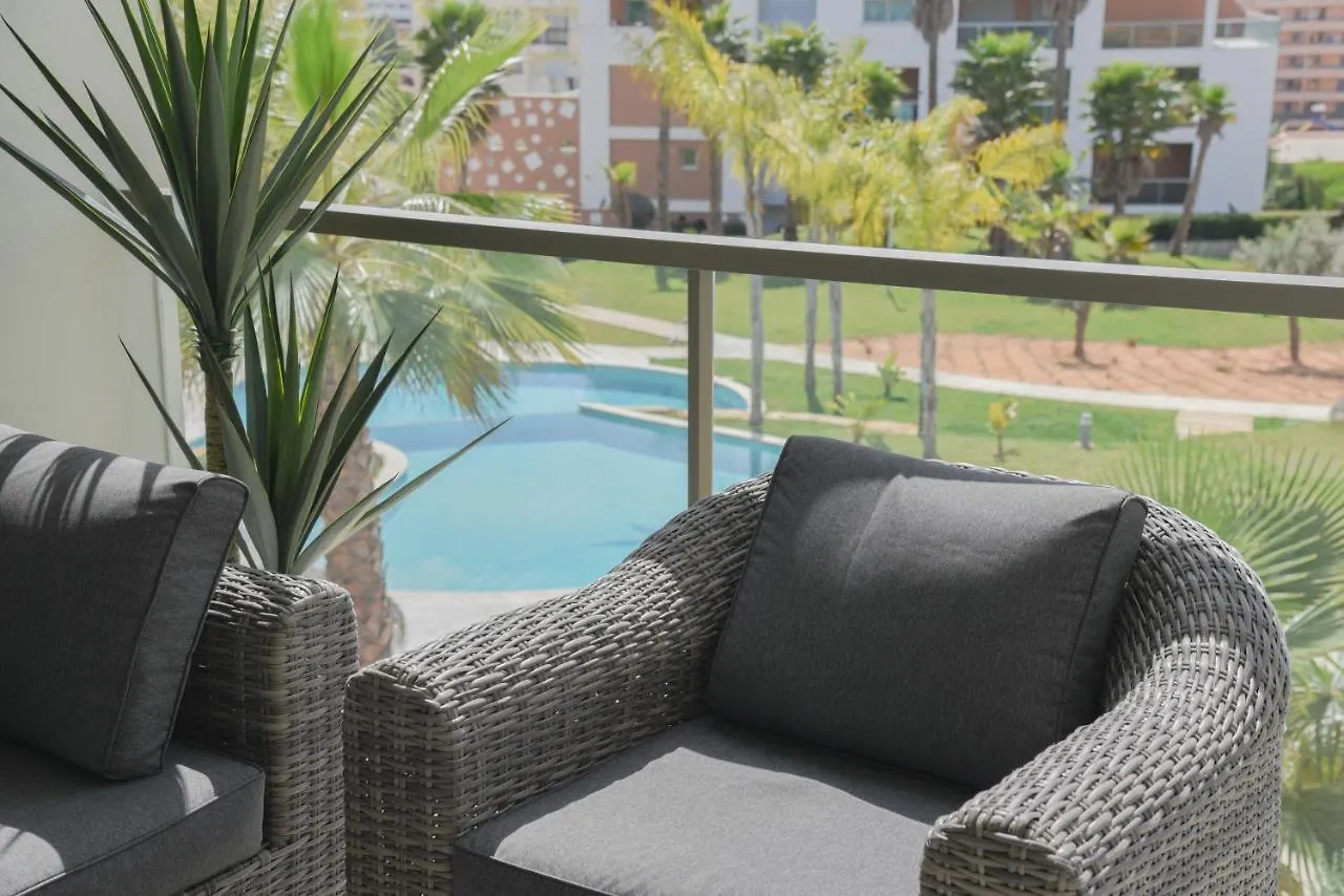 Luxury Oasis Sea View Apartment Portimao 0*,